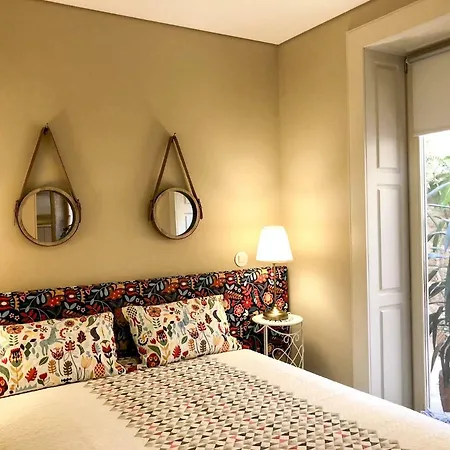 Homeintown Almada - Downtown Elegant - Terrace Ac & Wifi Apartment