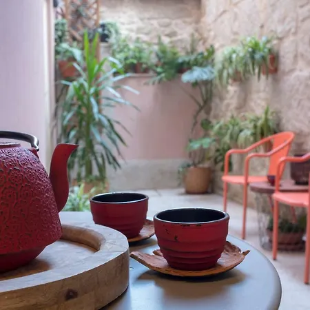 Homeintown Almada - Downtown Elegant - Terrace Ac & Wifi *