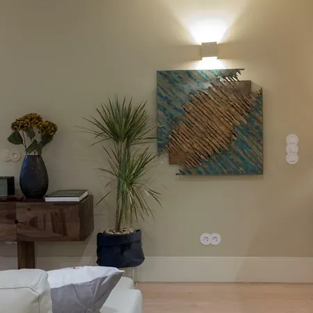 Homeintown Almada - Downtown Elegant - Terrace Ac & Wifi Apartment
