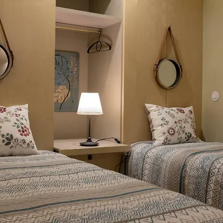 Apartment Homeintown Almada - Downtown Elegant - Terrace Ac & Wifi Porto