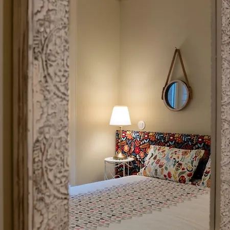 Homeintown Almada - Downtown Elegant - Terrace Ac & Wifi Apartment