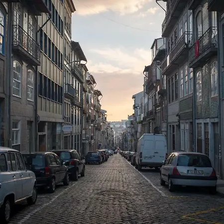 Homeintown Almada - Downtown Elegant - Terrace Ac & Wifi Apartment