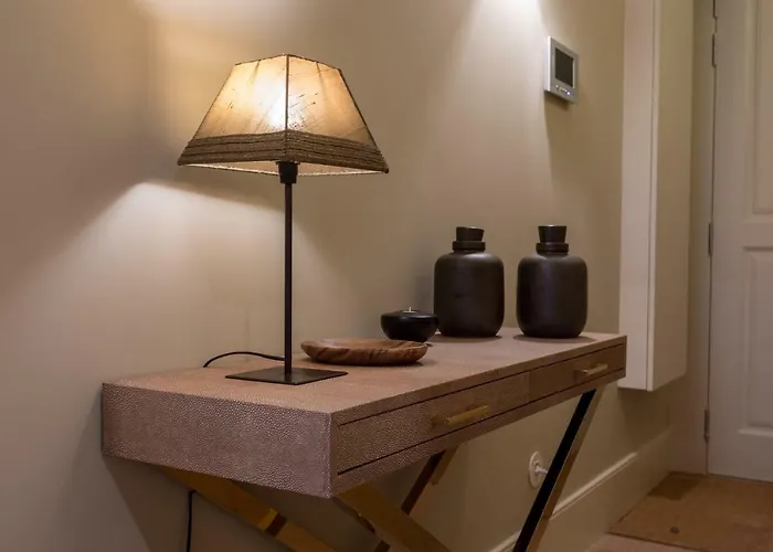 Homeintown Almada - Downtown Elegant - Terrace Ac & Wifi Porto