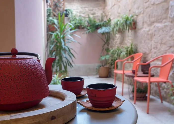 Homeintown Almada - Downtown Elegant - Terrace Ac & Wifi *